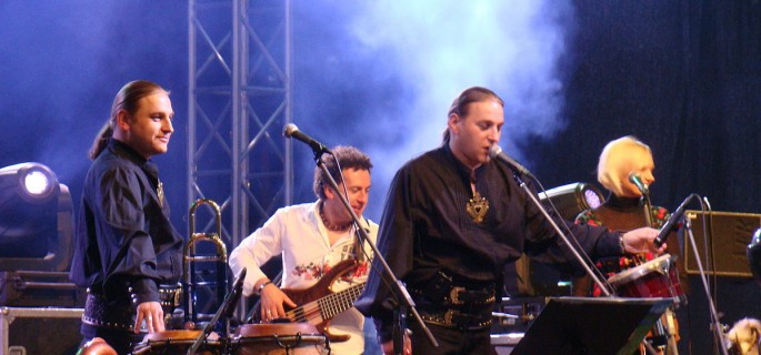 1200px-Golec_uOrkiestra_23.05